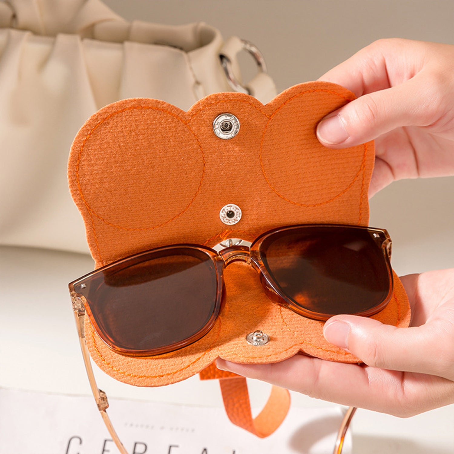 Fashionable Soft Leather Sunglasses Case - Portable & Protective Eyewear Pouch with Clip, Sunglass Bag for Women & Men